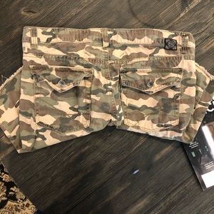 Men’s camo shorts
